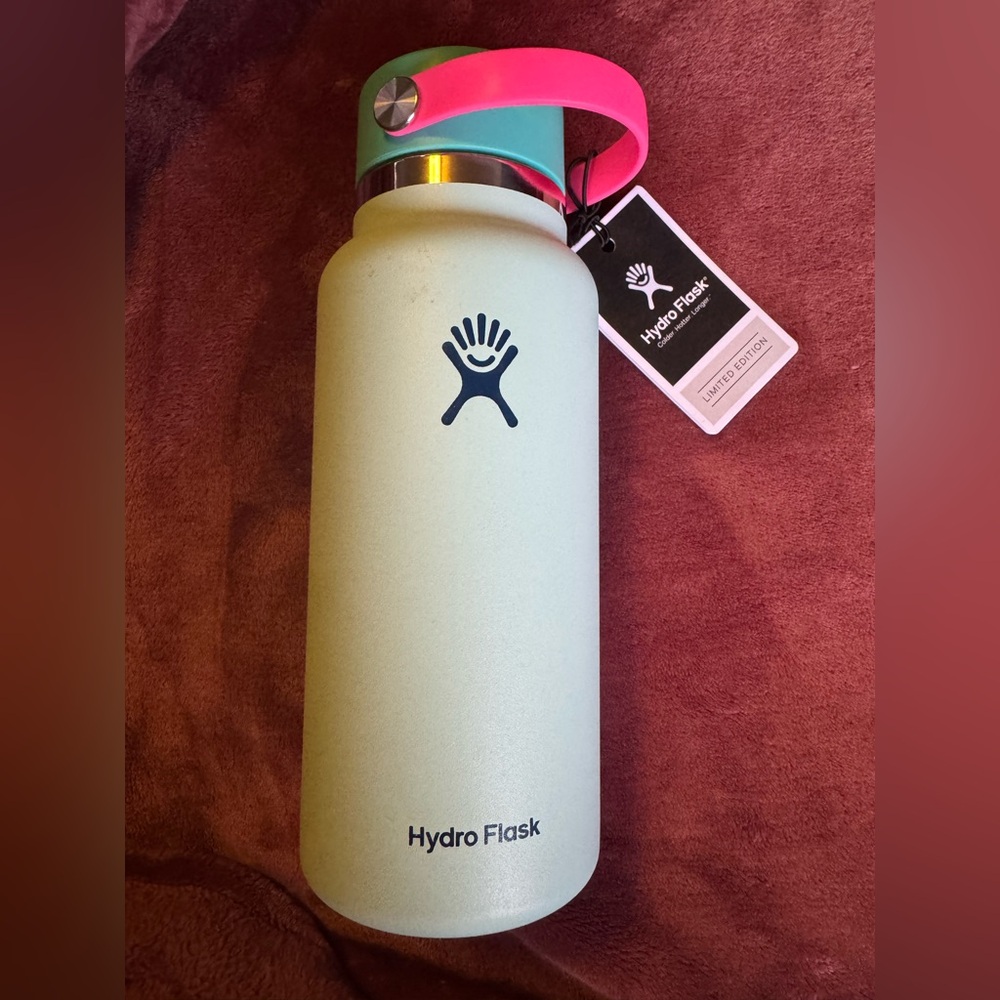 Hydro Flask Pastel Teal Green Bottle with Pink Strap limited edition